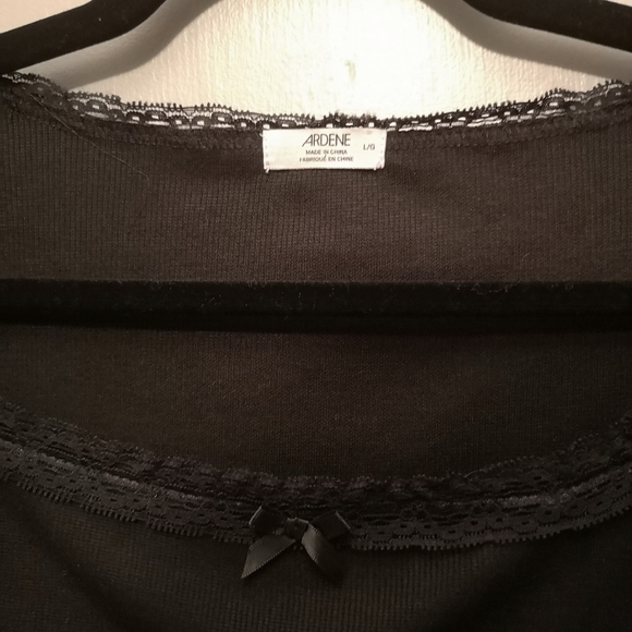 Lace Trim Crop Top - Picture 3 of 4
